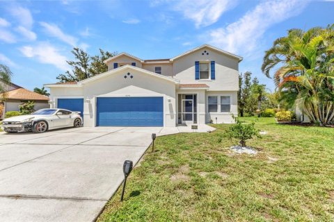 House in Punta Gorda, Florida 4 bedrooms, 301.65 sq.m. № 1801915 - photo 2