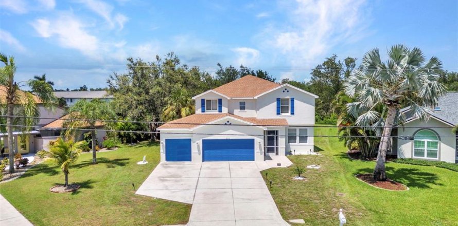 House in Punta Gorda, Florida 4 bedrooms, 301.65 sq.m. № 1801915