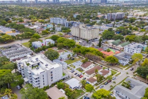 Снять в аренду виллу или дом в Холливуд, Флорида 2 спальни, 100.33м2, № 2064847 - фото 23