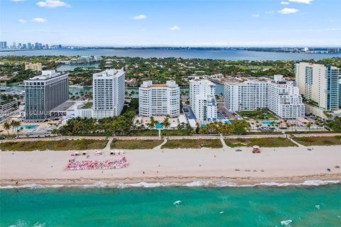 Condominio en venta en Miami Beach, Florida, 2 dormitorios, 163.23 m2 № 2030976 - foto 27