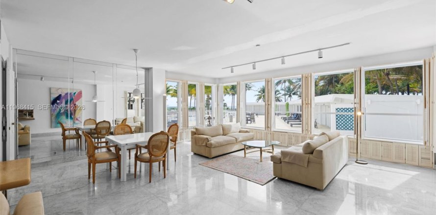 Condominio en Miami Beach, Florida, 2 dormitorios  № 2030976