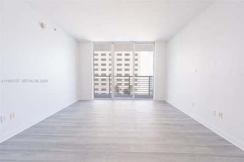 Condo in Miami, Florida, 2 bedrooms  № 2052775 - photo 18