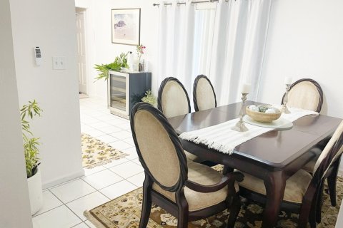 House in Lake Worth, Florida 3 bedrooms, 108.7 sq.m. № 2177109 - photo 7