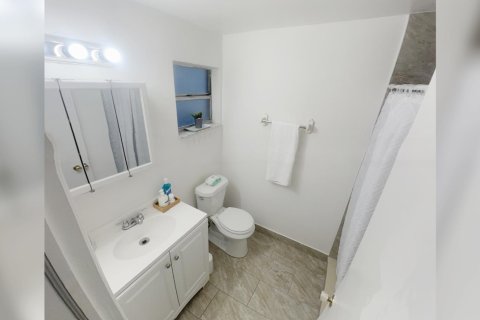 House in Lake Worth, Florida 3 bedrooms, 108.7 sq.m. № 2177109 - photo 23