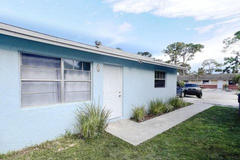 House in Lake Worth, Florida 3 bedrooms, 108.7 sq.m. № 2177109 - photo 3