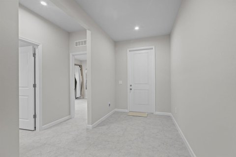 Купить виллу или дом в Себастьян, Флорида 8 комнат, 187.76м2, № 2085884 - фото 11