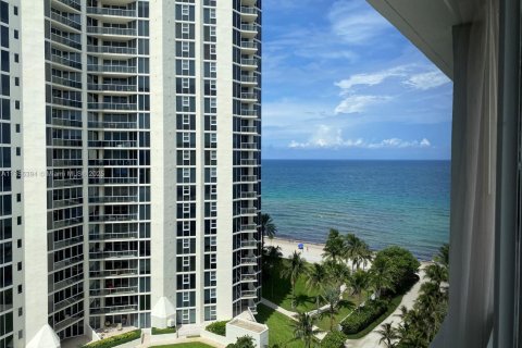 Condominio en venta en Sunny Isles Beach, Florida, 38.09 m2 № 1960887 - foto 26