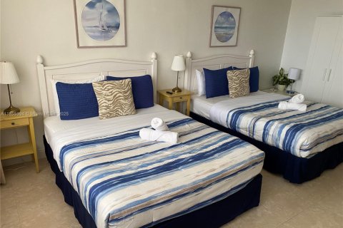 Condominio en venta en Sunny Isles Beach, Florida, 38.09 m2 № 1960887 - foto 7