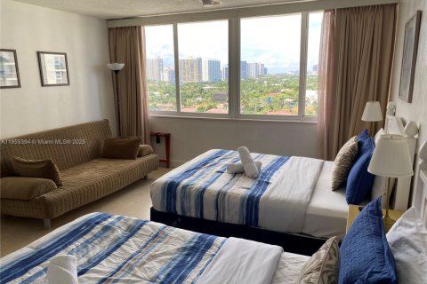 Condominio en venta en Sunny Isles Beach, Florida, 38.09 m2 № 1960887 - foto 10