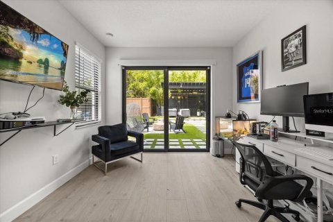 Casa en alquiler en Orlando, Florida, 4 dormitorios, 323.39 m2 № 1904428 - foto 28