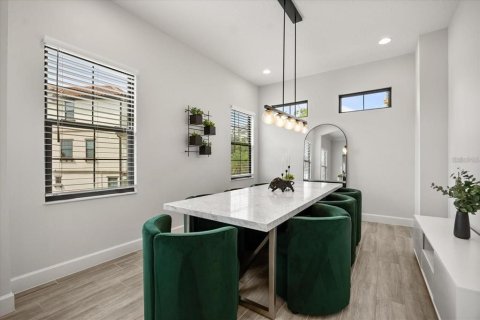 Casa en alquiler en Orlando, Florida, 4 dormitorios, 323.39 m2 № 1904428 - foto 18