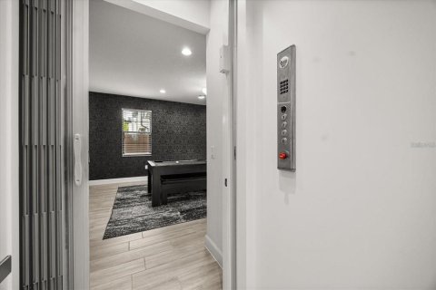 Casa en alquiler en Orlando, Florida, 4 dormitorios, 323.39 m2 № 1904428 - foto 25
