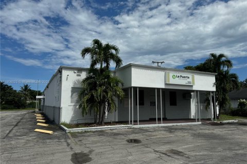 Immobilier commercial à vendre à North Miami, Floride № 1956658 - photo 1