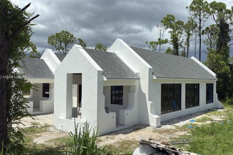 Casa en venta en Port Charlotte, Florida, 3 dormitorios № 1957898 - foto 4