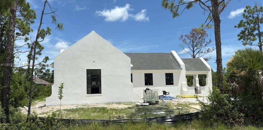 Casa en Port Charlotte, Florida 3 dormitorios № 1957898