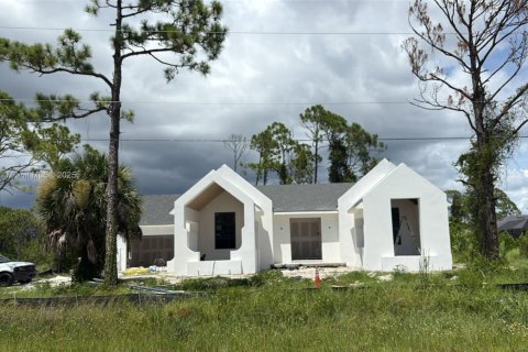 Casa en venta en Port Charlotte, Florida, 3 dormitorios № 1957898 - foto 2