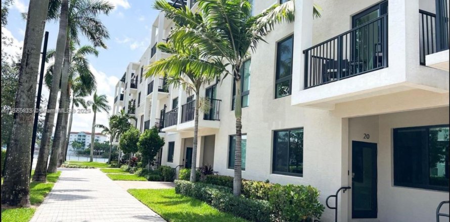 Appartement à Doral, Floride 3 chambres, 140.19 m2 № 1924185