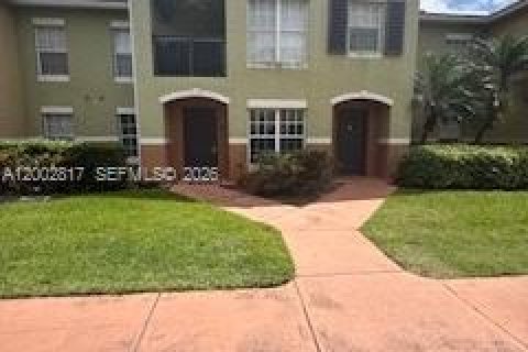 Condominio en alquiler en Royal Palm Beach, Florida, 2 dormitorios № 2066910 - foto 4