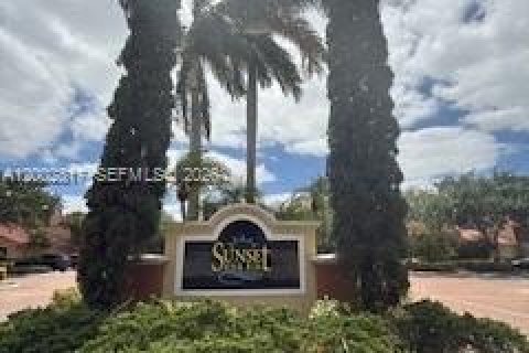 Condominio en Royal Palm Beach, Florida, 2 dormitorios  № 2066910