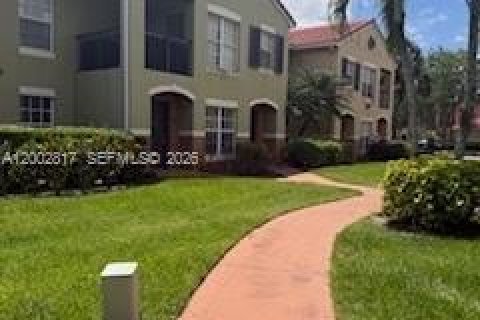 Condominio en alquiler en Royal Palm Beach, Florida, 2 dormitorios № 2066910 - foto 5