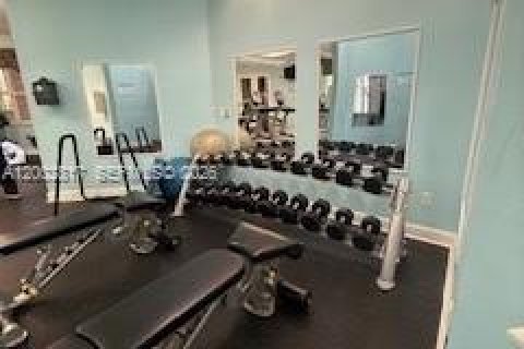 Condominio en alquiler en Royal Palm Beach, Florida, 2 dormitorios № 2066910 - foto 10