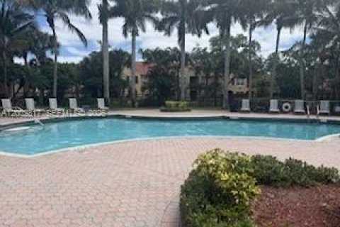 Condominio en alquiler en Royal Palm Beach, Florida, 2 dormitorios № 2066910 - foto 8