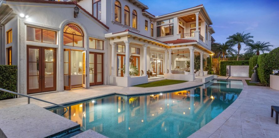 House in Boca Raton, Florida 5 bedrooms, 712 sq.m. № 823035