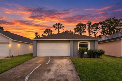 Villa ou maison à vendre à Orlando, Floride: 3 chambres, 121.05 m2 № 2407043 - photo 2