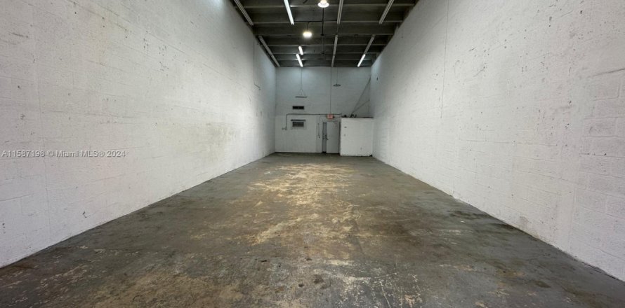 Propiedad comercial en Miami, Florida № 1180238