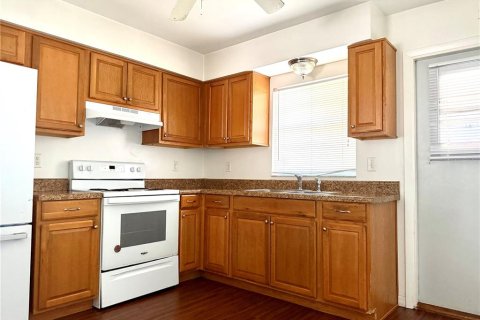 Apartamento en alquiler en Lake Wales, Florida, 2 dormitorios, 80.27 m2 № 2113449 - foto 3