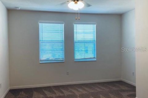 Townhouse in New Port Richey, Florida 3 bedrooms, 149.29 sq.m. № 2234186 - photo 16