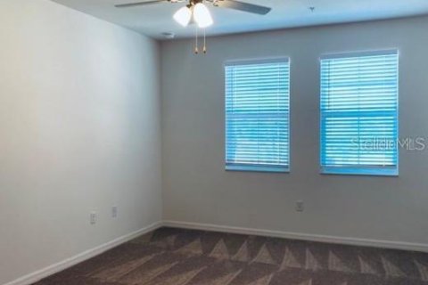 Townhouse in New Port Richey, Florida 3 bedrooms, 149.29 sq.m. № 2234186 - photo 15