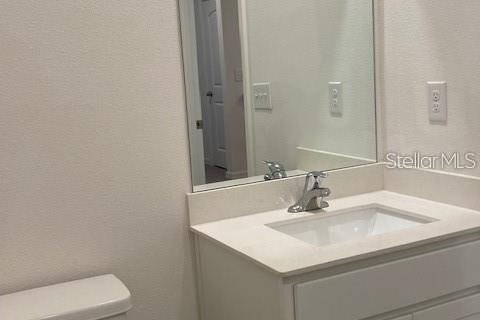 Townhouse in New Port Richey, Florida 3 bedrooms, 149.29 sq.m. № 2234186 - photo 12