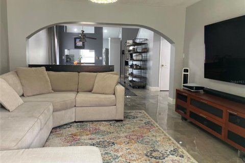 Duplex à vendre à Tampa, Floride: 3 chambres, 140.28 m2 № 2304765 - photo 7