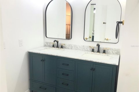 Duplex à vendre à Tampa, Floride: 3 chambres, 140.28 m2 № 2304765 - photo 10