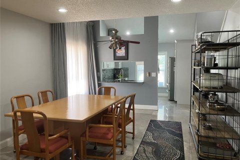 Duplex à vendre à Tampa, Floride: 3 chambres, 140.28 m2 № 2304765 - photo 5