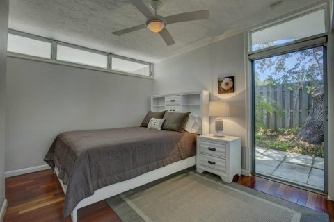 House in Sarasota, Florida 4 bedrooms, 208.84 sq.m. № 1915154 - photo 18
