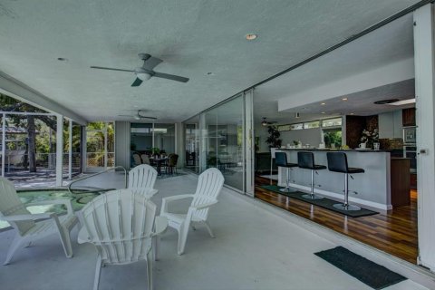 House in Sarasota, Florida 4 bedrooms, 208.84 sq.m. № 1915154 - photo 20
