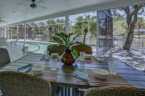 House in Sarasota, Florida 4 bedrooms, 208.84 sq.m. № 1915154 - photo 11