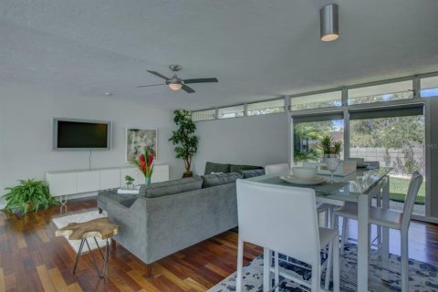 House in Sarasota, Florida 4 bedrooms, 208.84 sq.m. № 1915154 - photo 6