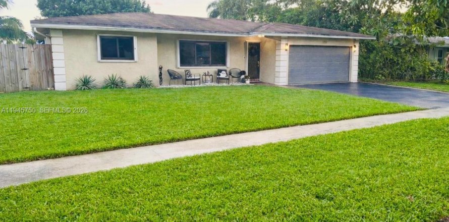 Villa ou maison à Lauderhill, Floride 3 chambres, 191.38 m2 № 2002206