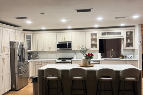 Villa ou maison à vendre à Lauderhill, Floride: 3 chambres, 191.38 m2 № 2002206 - photo 2