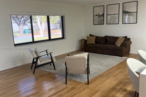 Villa ou maison à vendre à Lauderhill, Floride: 3 chambres, 191.38 m2 № 2002206 - photo 6