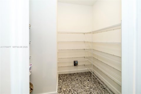 House in Davie, Florida 4 bedrooms № 1977419 - photo 21