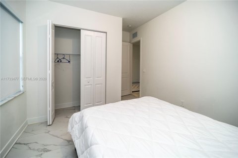 House in Davie, Florida 4 bedrooms № 1977419 - photo 15