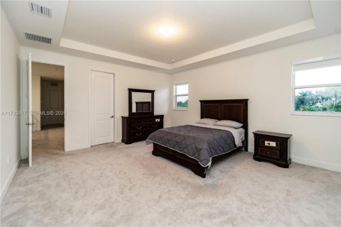 House in Davie, Florida 4 bedrooms № 1977419 - photo 14