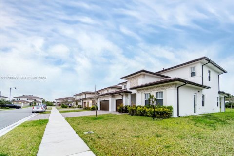 House in Davie, Florida 4 bedrooms № 1977419 - photo 4