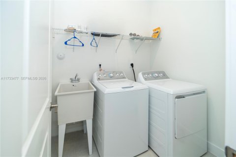 House in Davie, Florida 4 bedrooms № 1977419 - photo 26