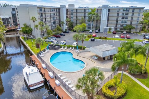 Condominio en alquiler en Boca Raton, Florida, 2 dormitorios № 2075662 - foto 20