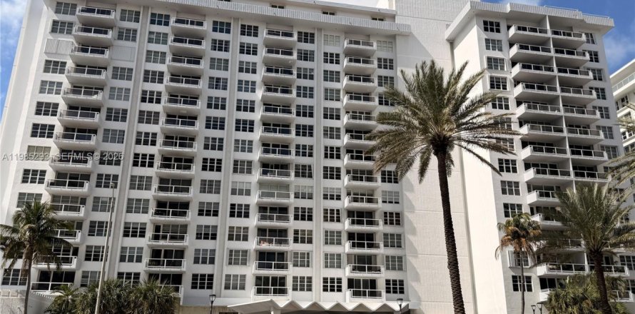 Condo à Miami Beach, Floride, 2 chambres  № 2046972